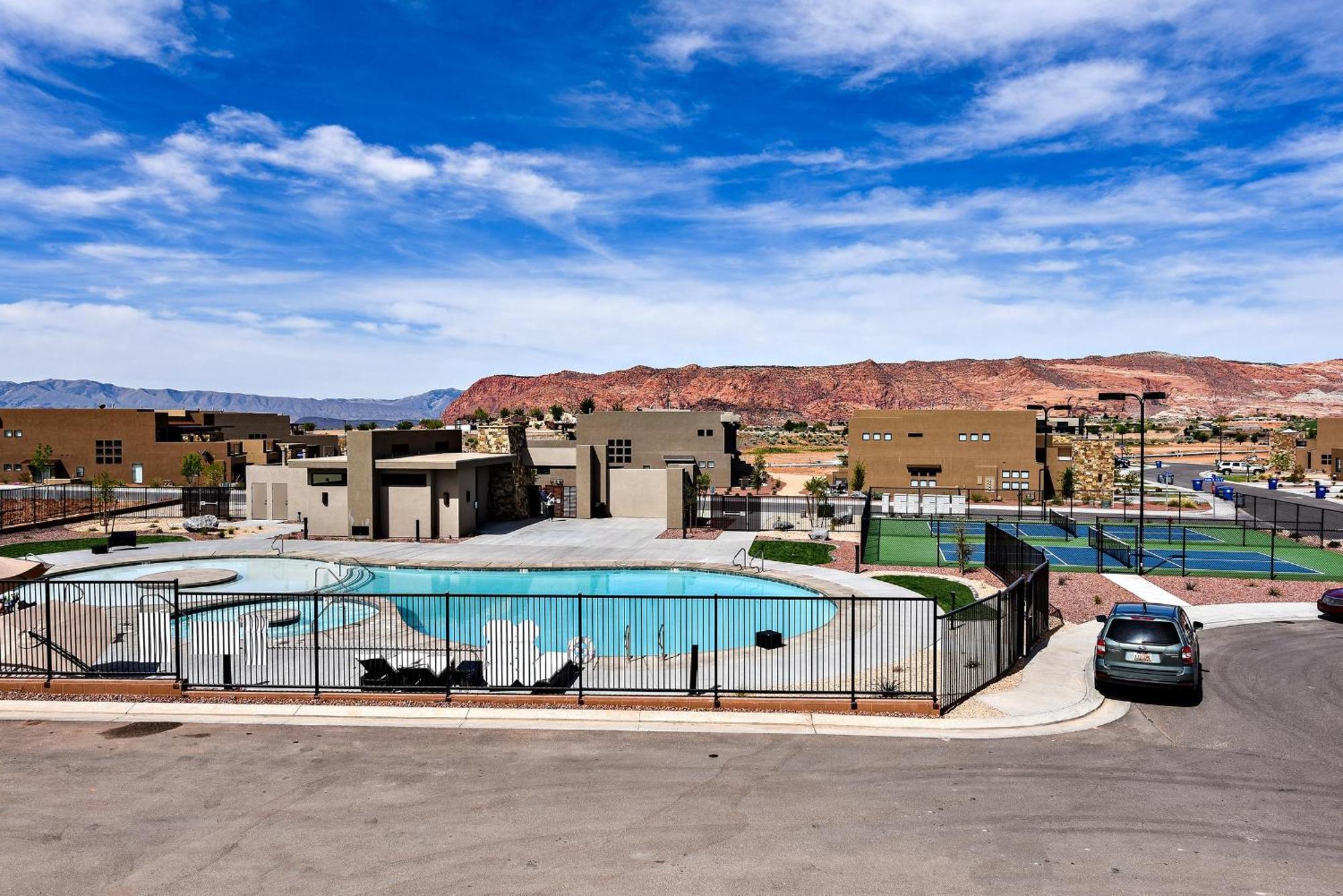 The View At The Escapes Villa St. George Bagian luar foto