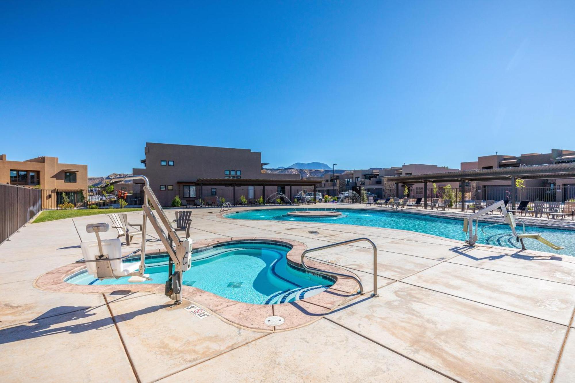 The View At The Escapes Villa St. George Bagian luar foto