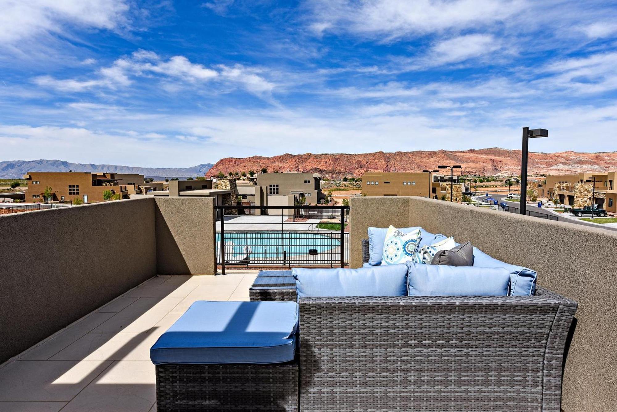 The View At The Escapes Villa St. George Bagian luar foto