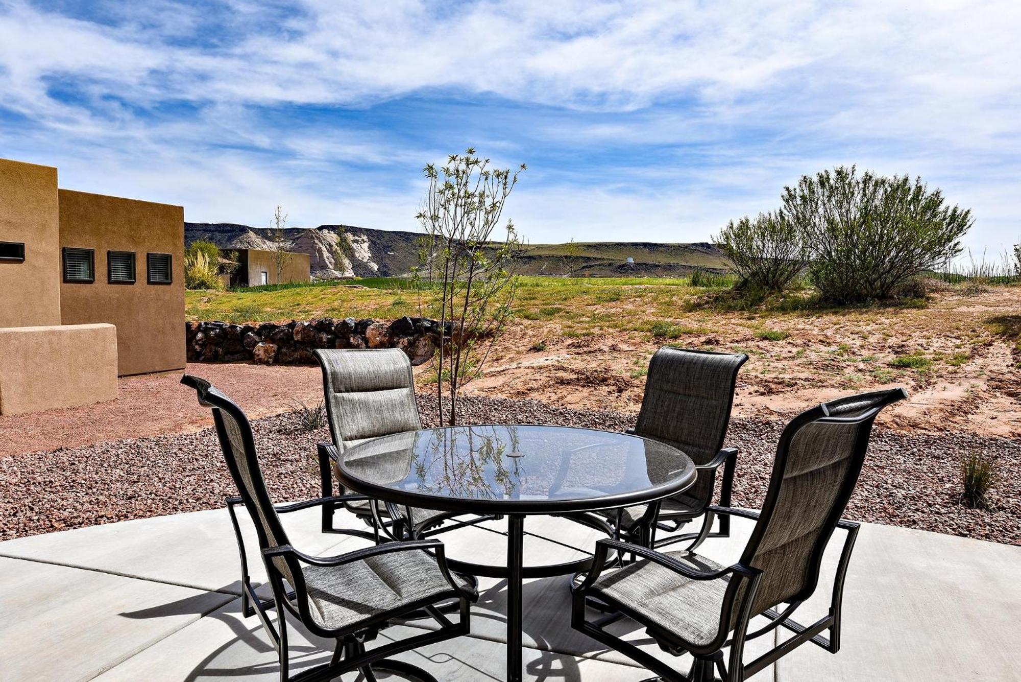 The View At The Escapes Villa St. George Bagian luar foto